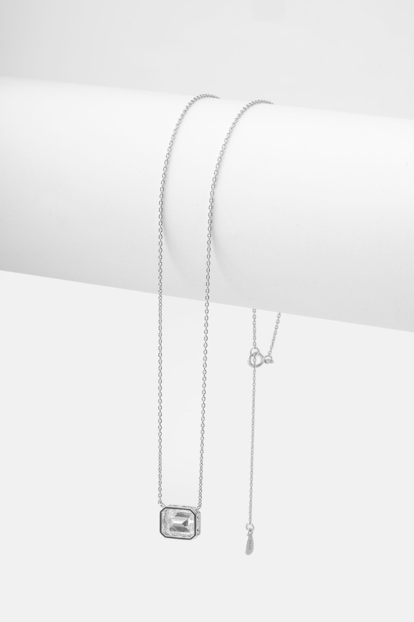 eli necklace