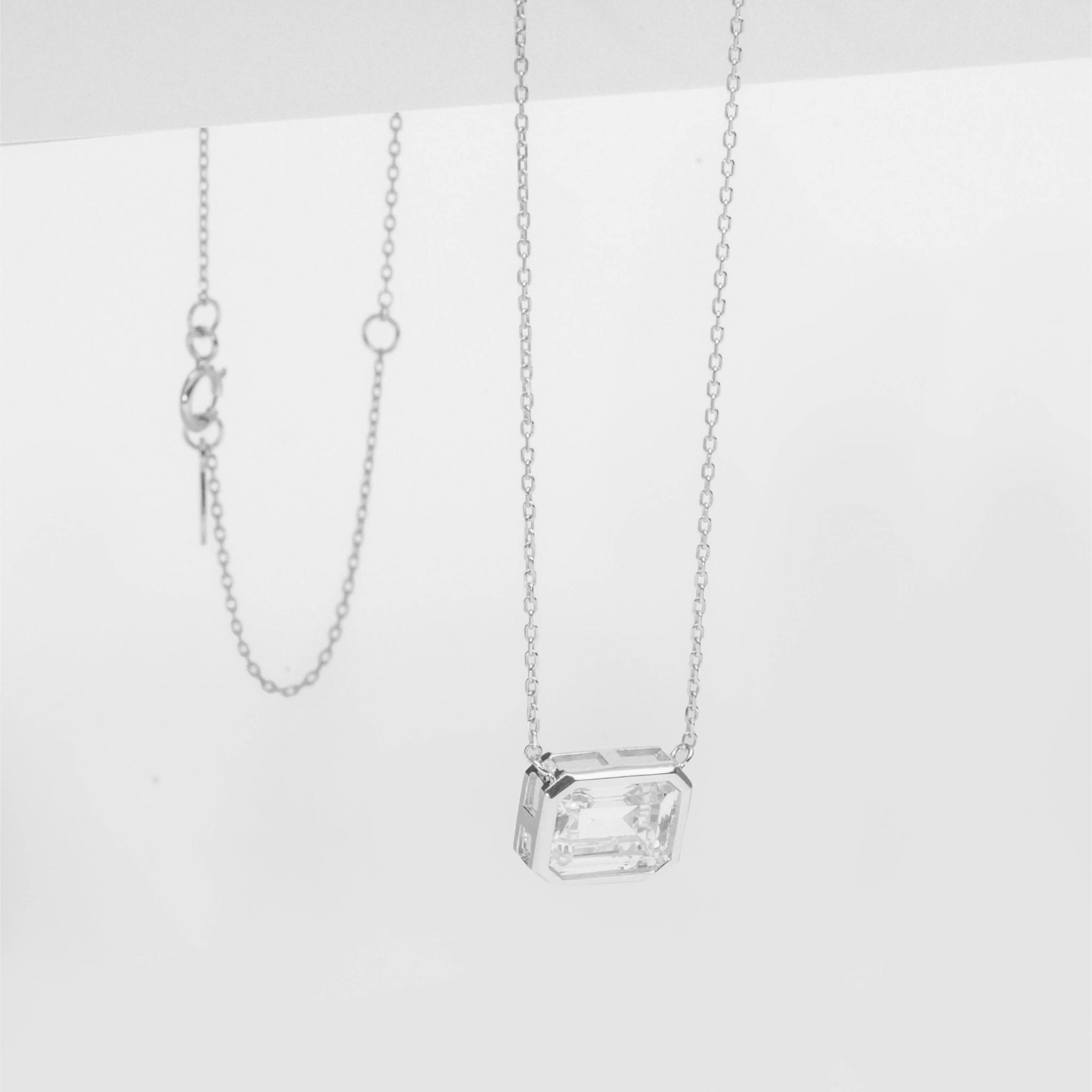 eli necklace